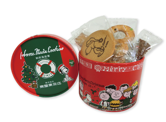 18年11月中旬発売予定 泉屋 クリスマスクッキーbox エンボス缶クッキー スヌーピータウンショップ